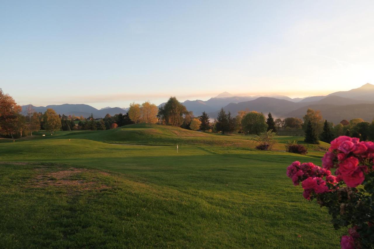 Le Domaine Du Golf Country Club De Bigorre Hotel Pouzac Eksteriør billede
