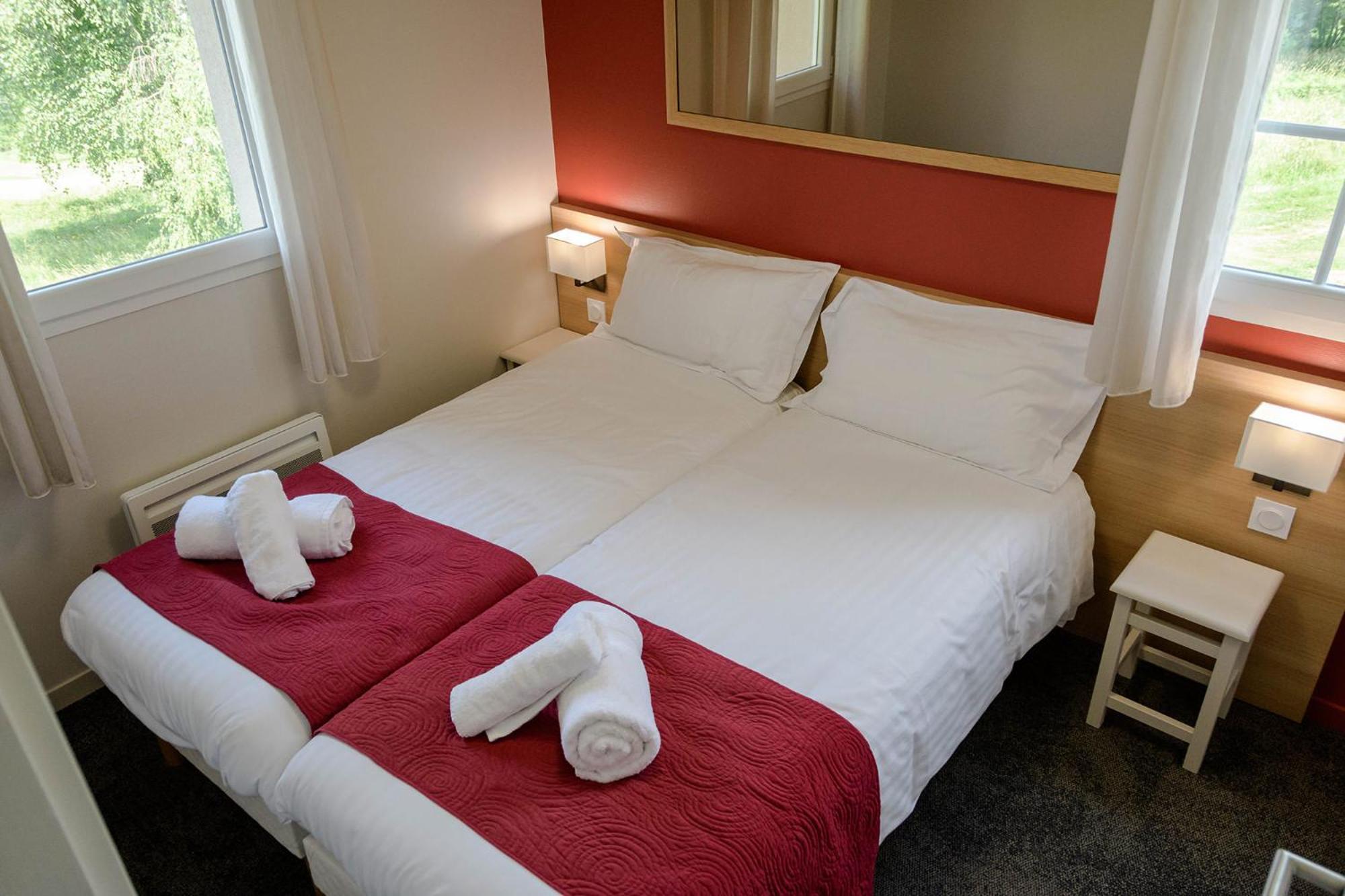 Le Domaine Du Golf Country Club De Bigorre Hotel Pouzac Eksteriør billede