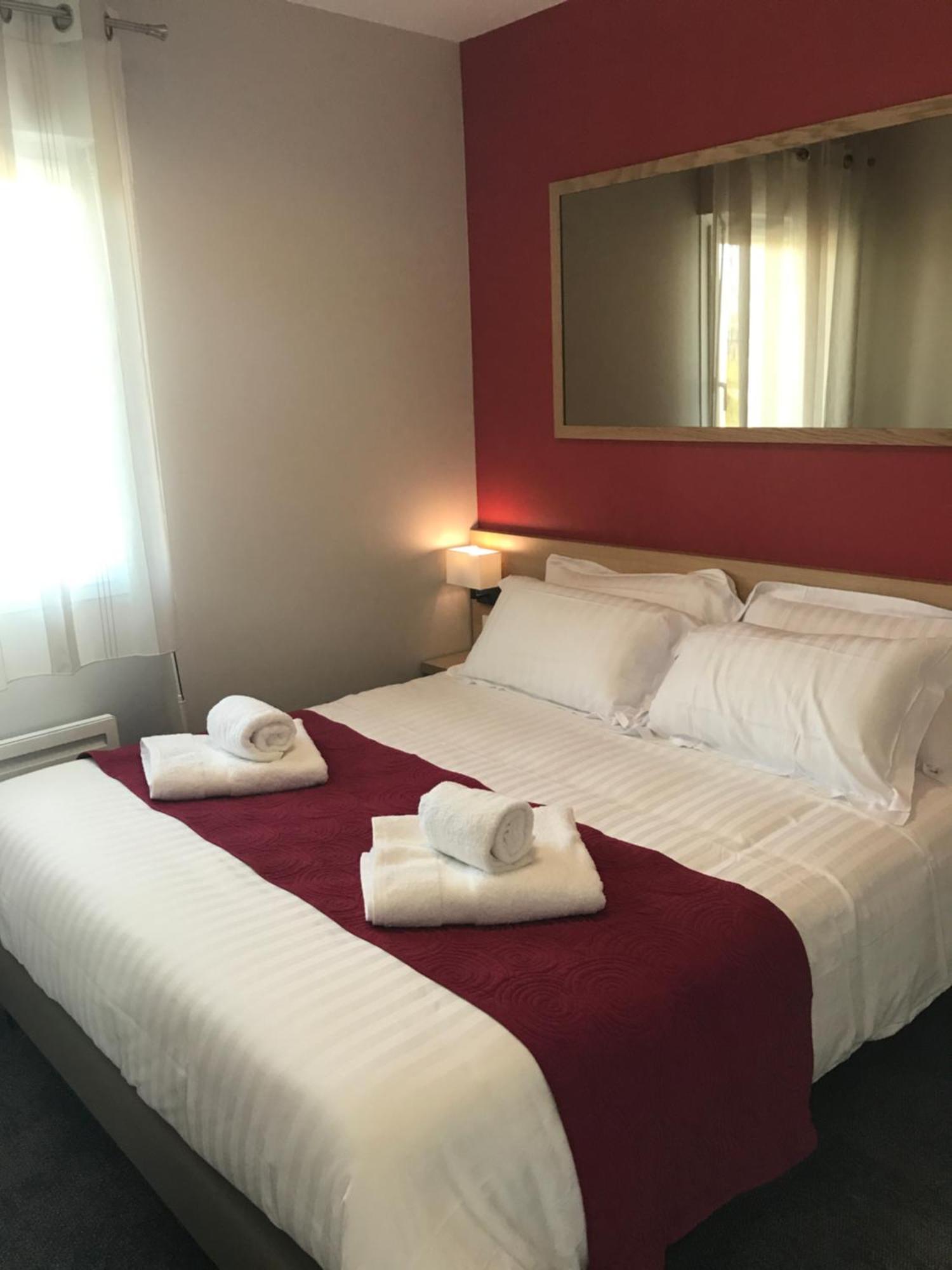 Le Domaine Du Golf Country Club De Bigorre Hotel Pouzac Eksteriør billede